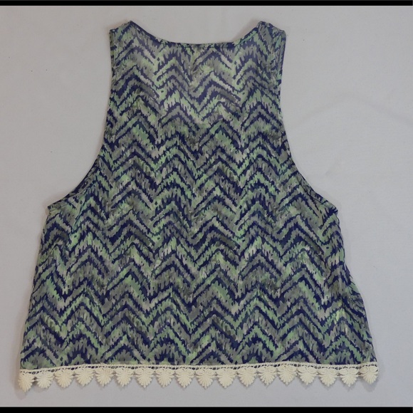 Cropped Tank - Picture 2 of 5